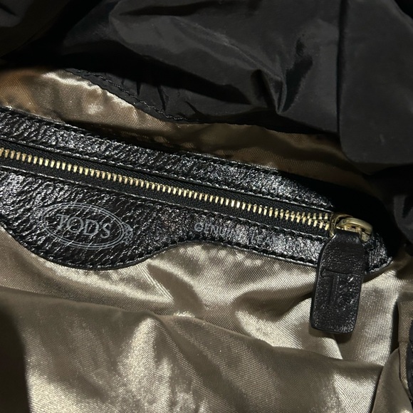 Tod’s Womens Nylon And Leather Zipper Closure Shoulder Bag Black - Picture 8 of 11